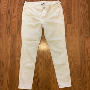 American Eagle AE Stretch White Skinny Ankle Jeans